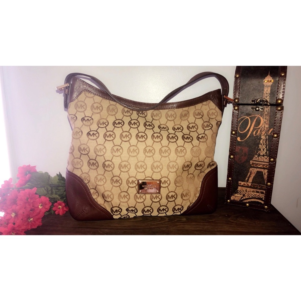 Michael Kors Millbrook Signature Tote